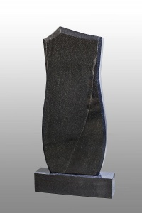 Памятник фигурный из карельского гранита КФ-6
