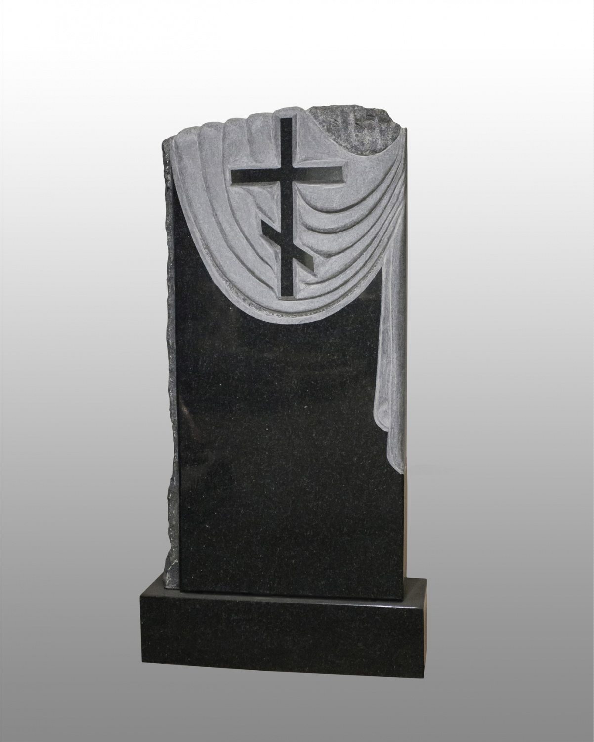 Памятник фигурный из карельского гранита с крестом АС-43