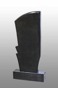 Памятник фигурный из карельского гранита КФ-24
